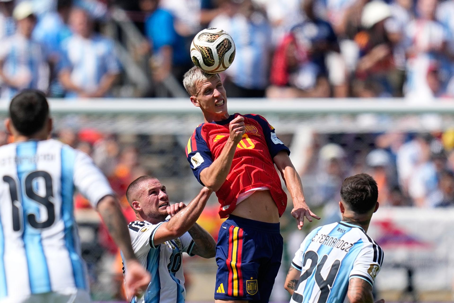 Dani Olmo počas finále MS vo futbale 2026 v drese Španielska.
Zdroj: SITA/AP