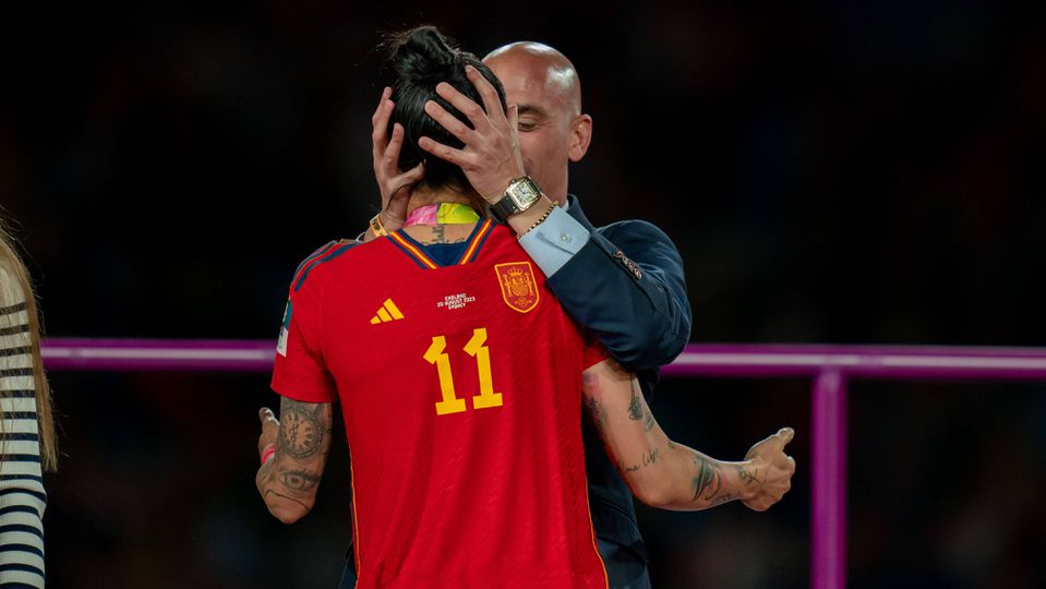 Sexuálny útok pred zrakmi celého sveta? Prezidenta španielskeho futbalu už vyšetruje prokuratúra!