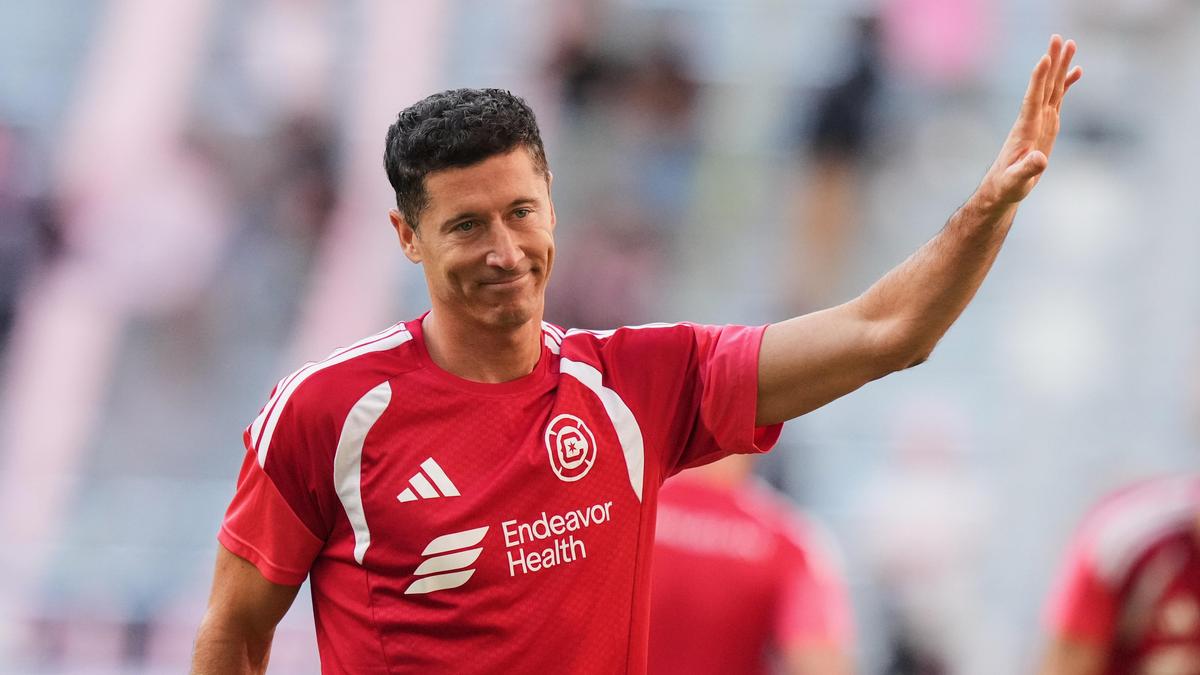 Robert Lewandowski zažil nevydarený večer, médiá si na ňom zgustli: Za toto ho neplatia