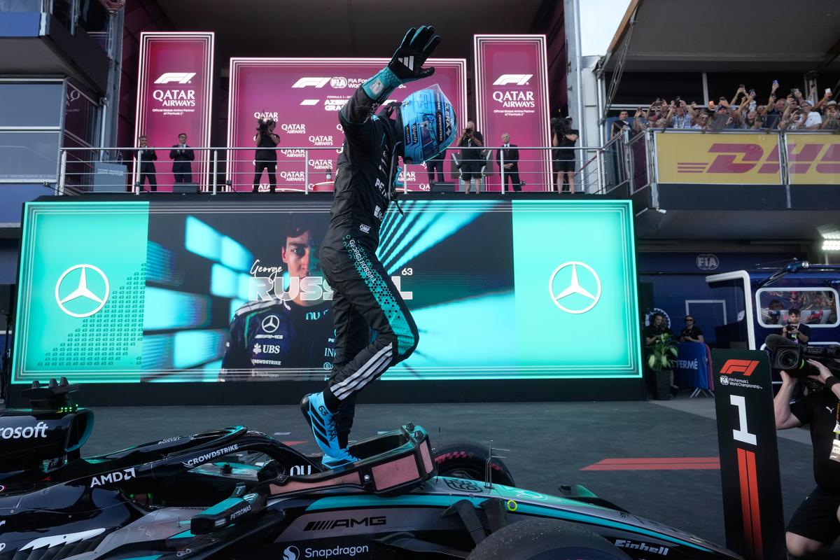 Historický rekord vo Formule 1! Russell dopomohol Mercedesu zhodiť Ferrari z kráľovského trónu