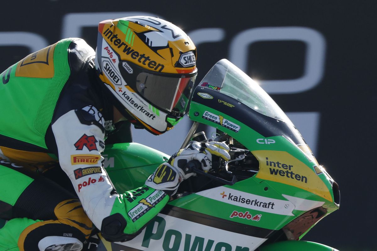 Silná zrážka otriasla celým svetom. Jeden z jazdcov je v kritickom stave, mal prekonať zástavu srdca