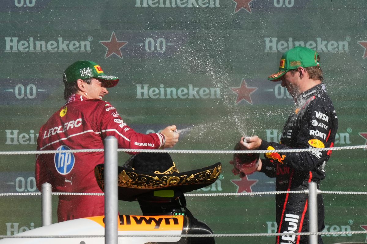 Charles Leclerc v Mexiku odolával útoku Maxa Verstappena: Nakoniec ma to zachránilo