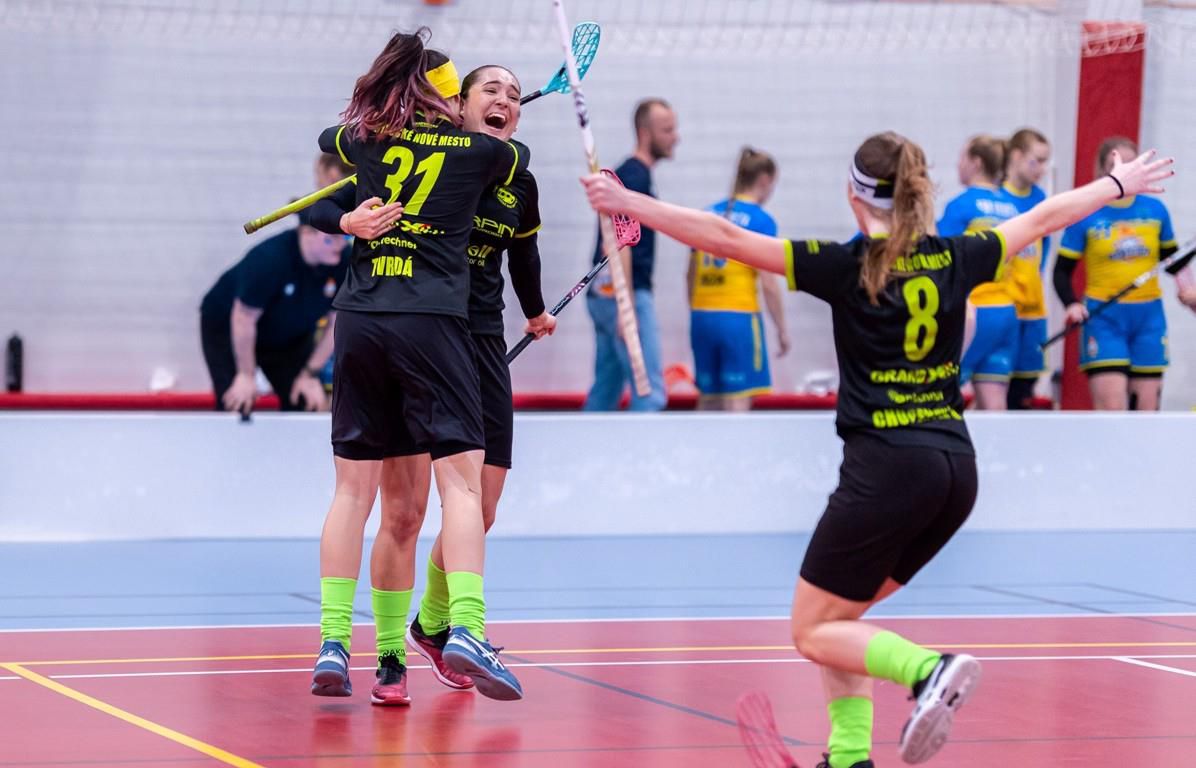 Extraliga žien: Kysučanky gólovo explodovali proti Nemšovej. Spišská Nová Ves sa s nimi stále drží