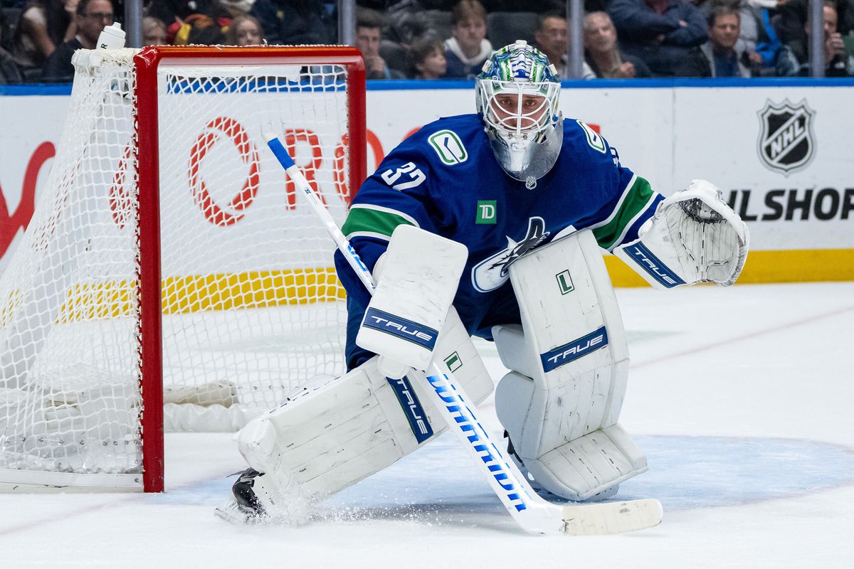Vancouver Canucks prišiel o ďalšieho brankára. Šancu môže dostať nádejný Čech