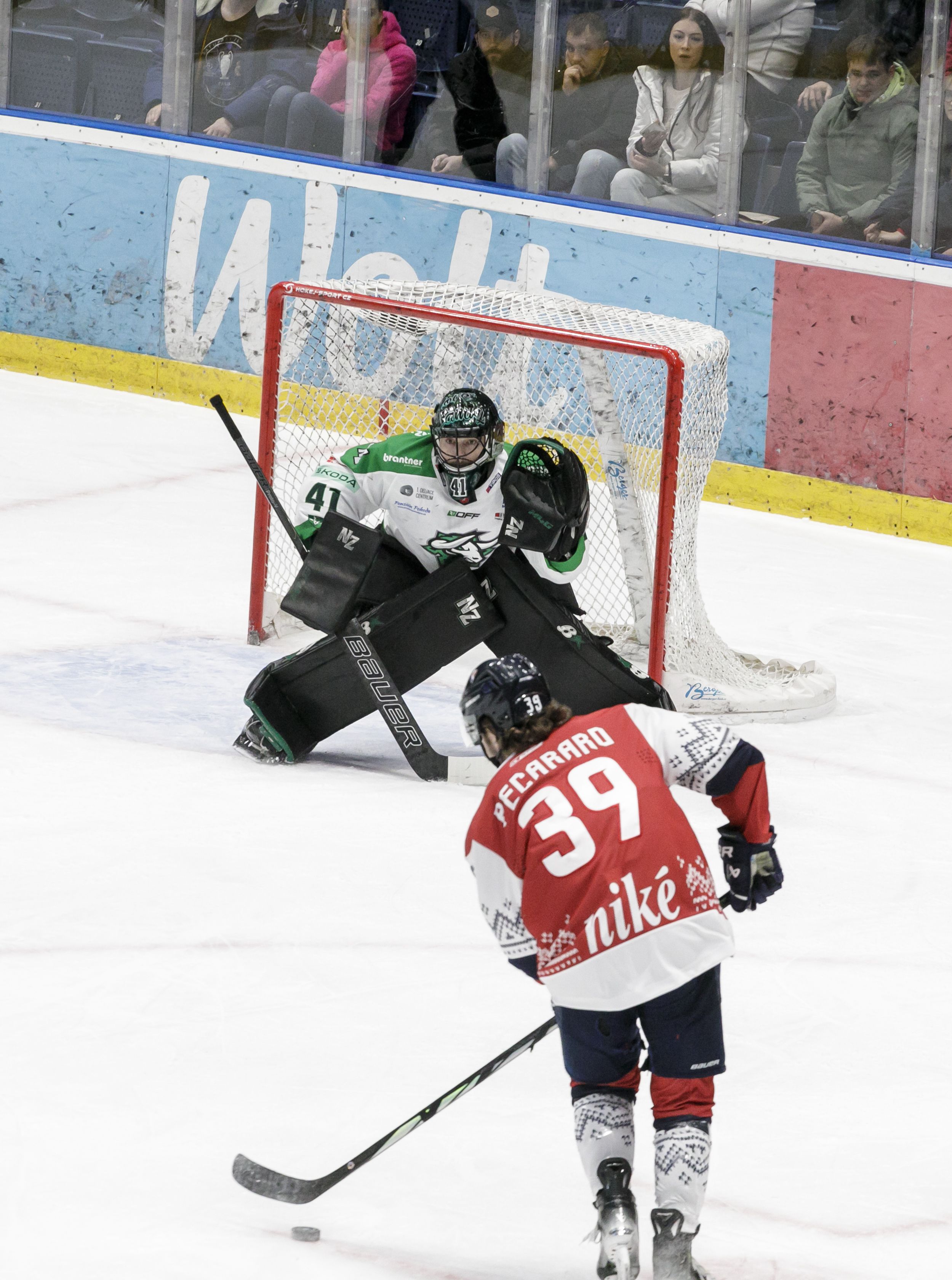 Strana 8 Pre Fotogaléria - Tipos Extraliga / HC Slovan Bratislava - HC ...