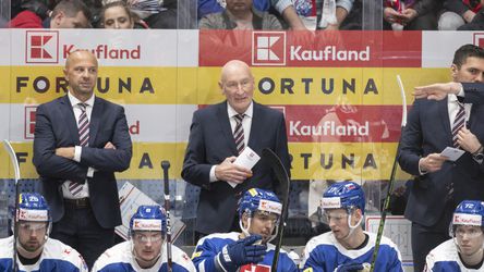 Tréner a slovenskí reprezentanti po ďalšej prehre: Typický český hokej nám robil problémy