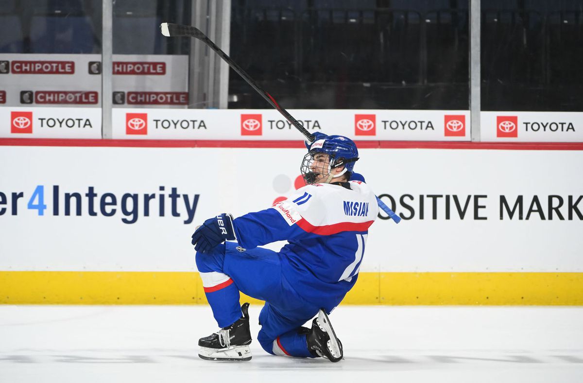 Ďalší bod v kanadskej juniorke. Alex Mišiak prihral na víťazný gól