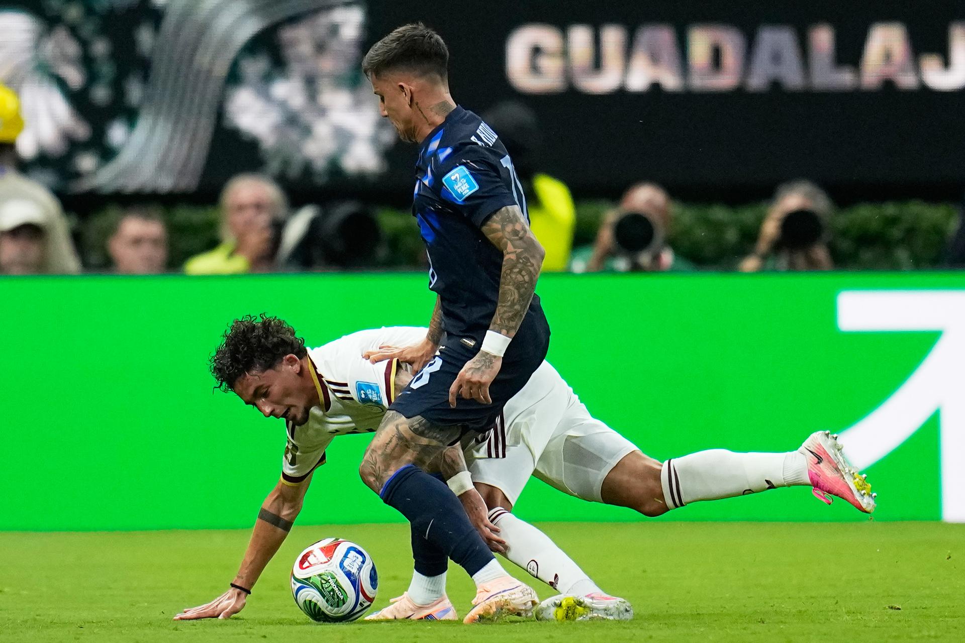 Španielsko - Uruguaj (Yeremi Santos, biely dres) / MS vo futbale 2026. Zdroj: SITA/AP