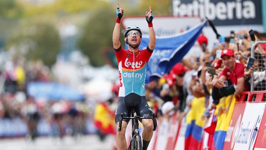 Vuelta: Druhú etapu opäť ovplyvnil dážď. Dojazd v Barcelone najlepšie zvládol Dán Kron