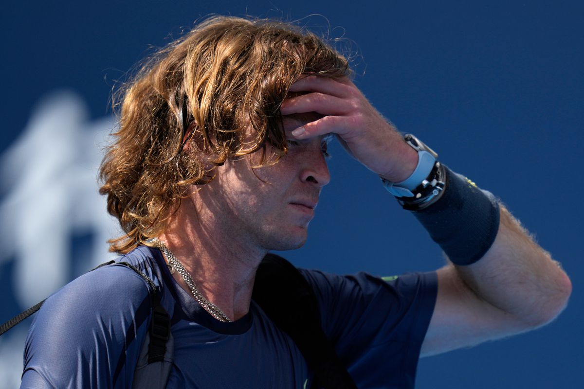 ATP Paríž: Macháč končí v 1. kole, postúpili Rubľov, Cerundolo i Kecmanovič