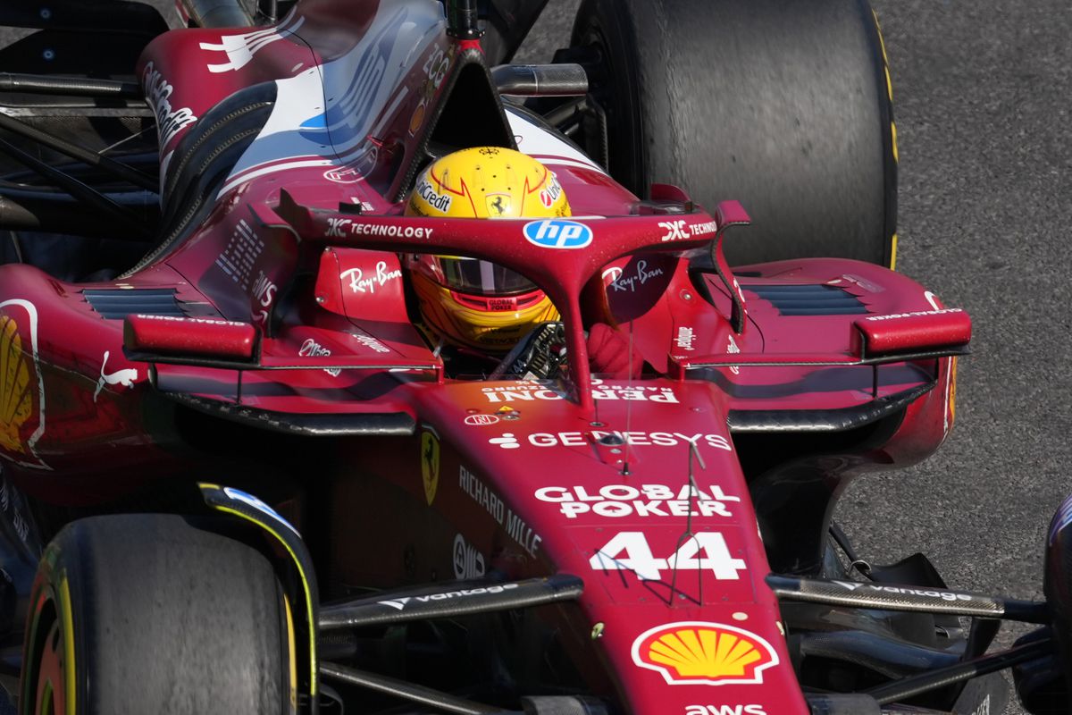 Existovalo podozrenie, že nespomalil v zóne žltých vlajok. Prečo sa včera Hamilton vyhol trestu?