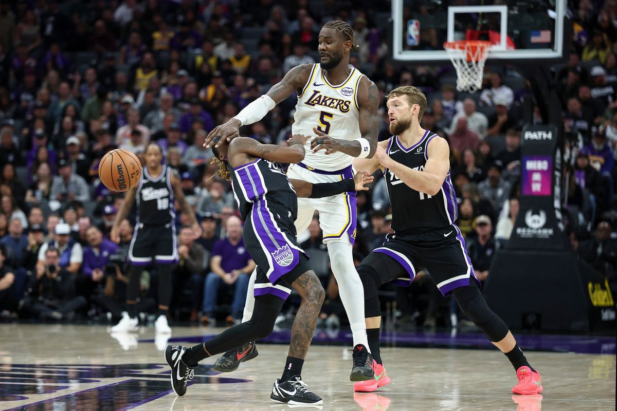 VIDEO Austin Reaves si vytvoril kariérne maximum pri víťazstve Lakers nad Sacramentom