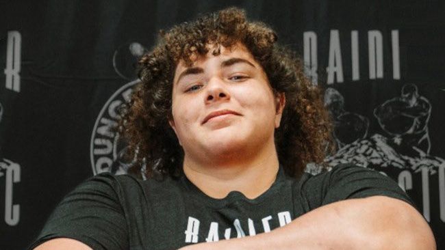 Odhalenie z vlastného videa. Najsilnejšiu ženu sveta zbavili titulu, ukázalo sa, že je muž