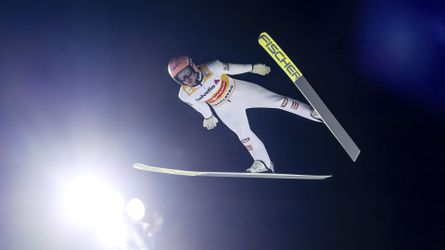 Skoky na lyžiach: Organizátori museli zrušiť preteky v Poľsku