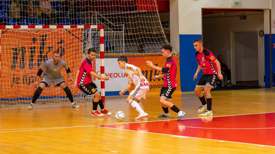 Niké Futsal Extraliga: Lučenec dvakrát viedol, nakoniec si odniesol iba bod. Levice zdolali Banskú Bystricu