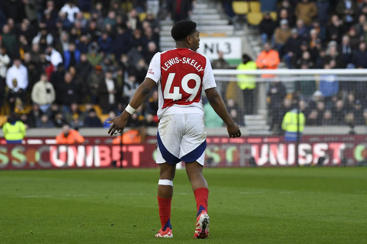 Manchester United si vyhliadol vytúženú posilu. Záujem má o hráča Arsenalu