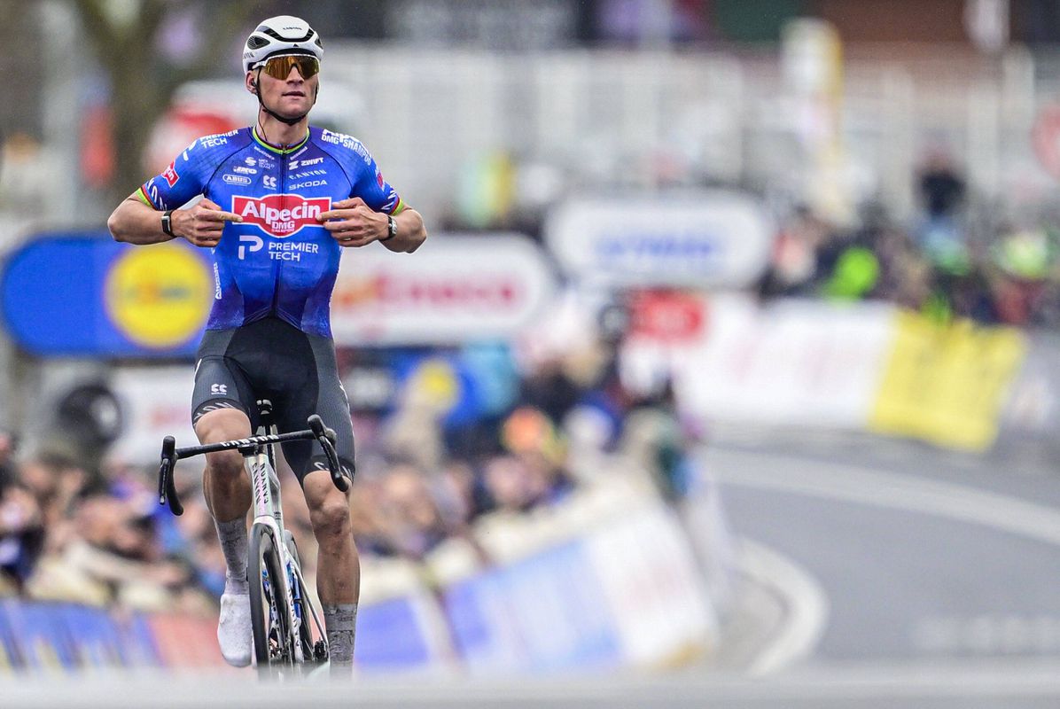 Omloop Het Nieuwsblad: Van der Poel začal sezónu najlepším možným spôsobom. Kubiš hlboko vzadu