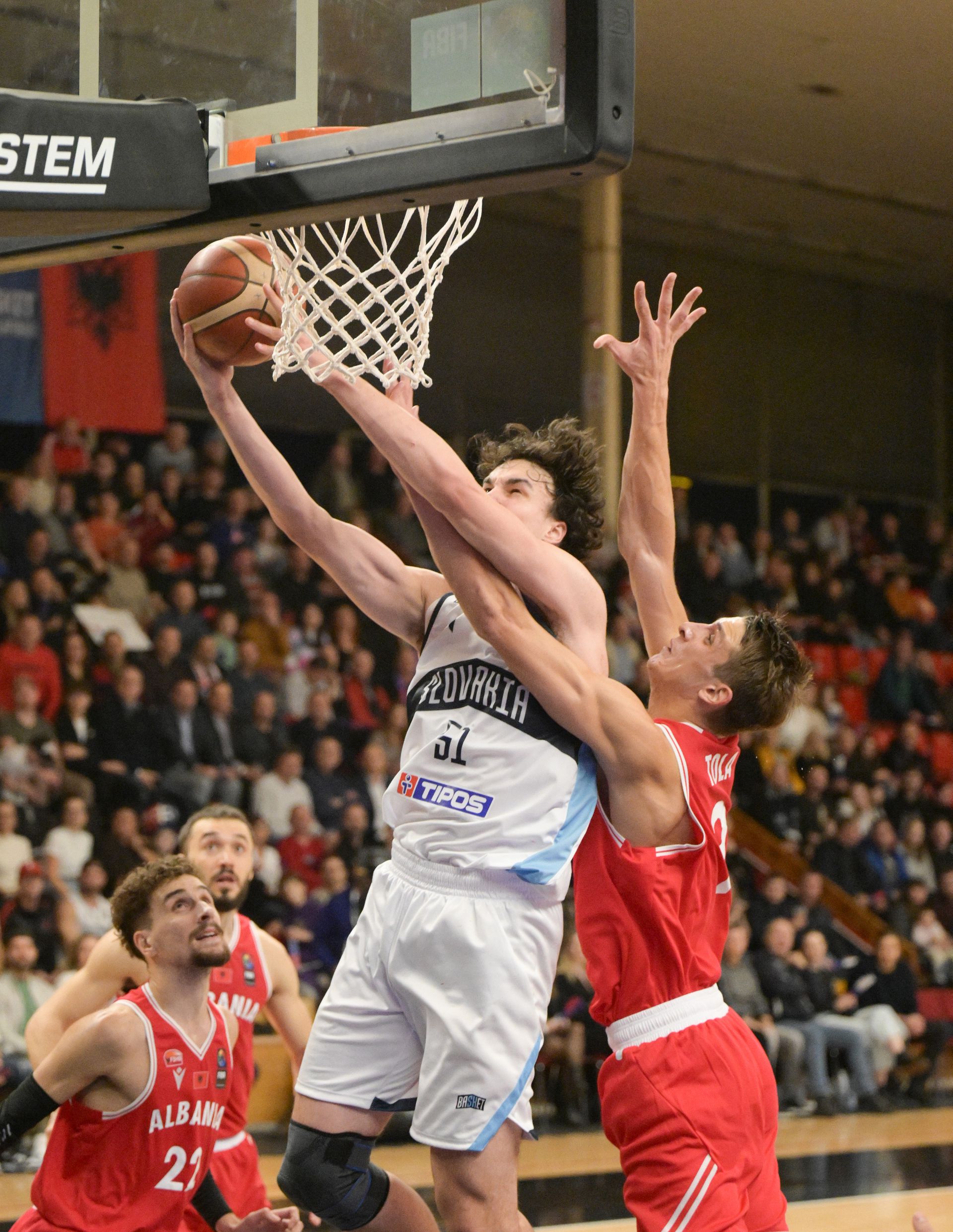 Maroš Golian (v bielom). Zdroj: TASR