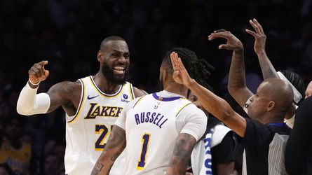 NBA: Lakers pokračujú, LeBron s Davisom zabránili vypadnutiu. Boston sa dostal do vedenia