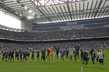 Na štadióne San Siro privítali šampiónov. Inter Miláno potešil fanúšikov aj v pozícii istého majstra