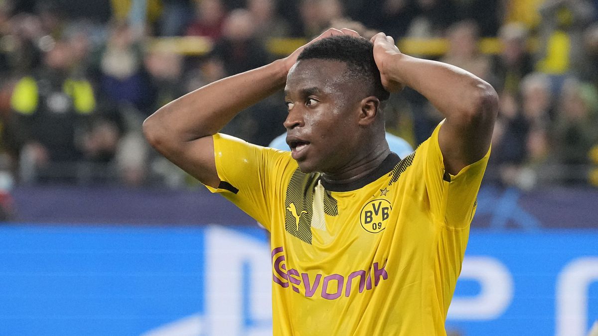 Parents of Borussia Dortmund Soccer Star Facing Homelessness and Debt as Son Stops Payments