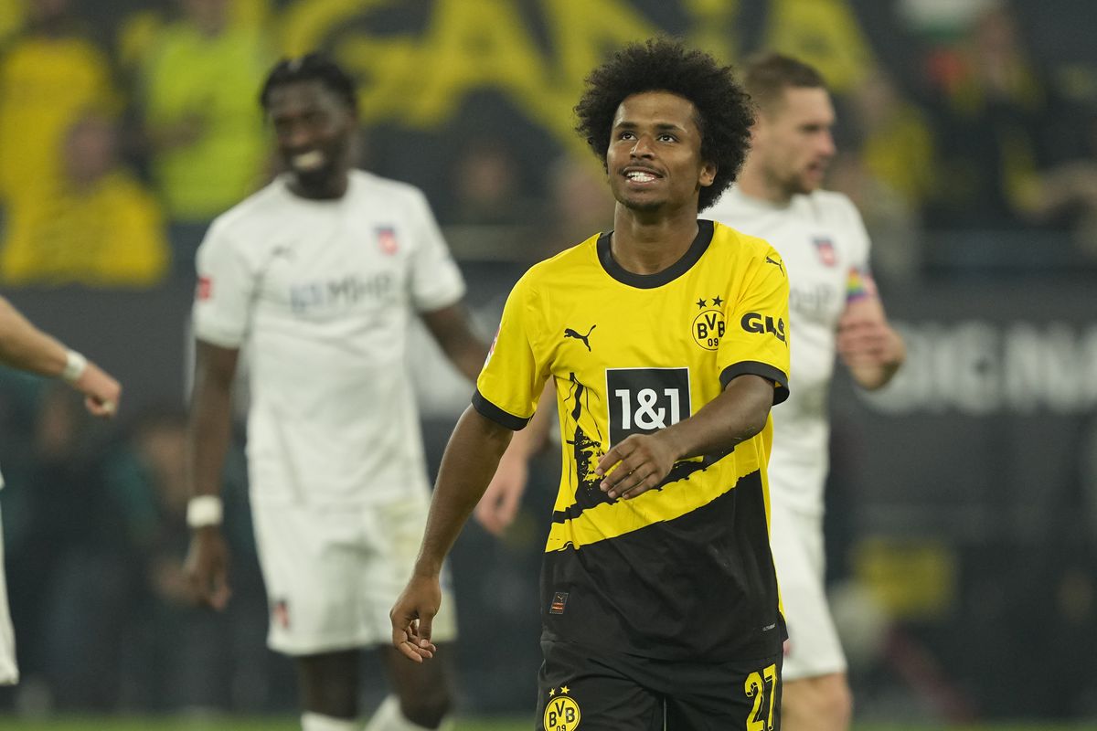 Nemecký reprezentant dostal za nelegálne držanie zbraní pokutu. Dortumund ho však podržal