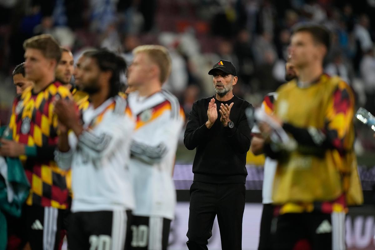 Tvrdá kritika po prehre Nemecka: Klesli sme do priemeru. Klopp: Radšej zle začať, ako zle skončiť
