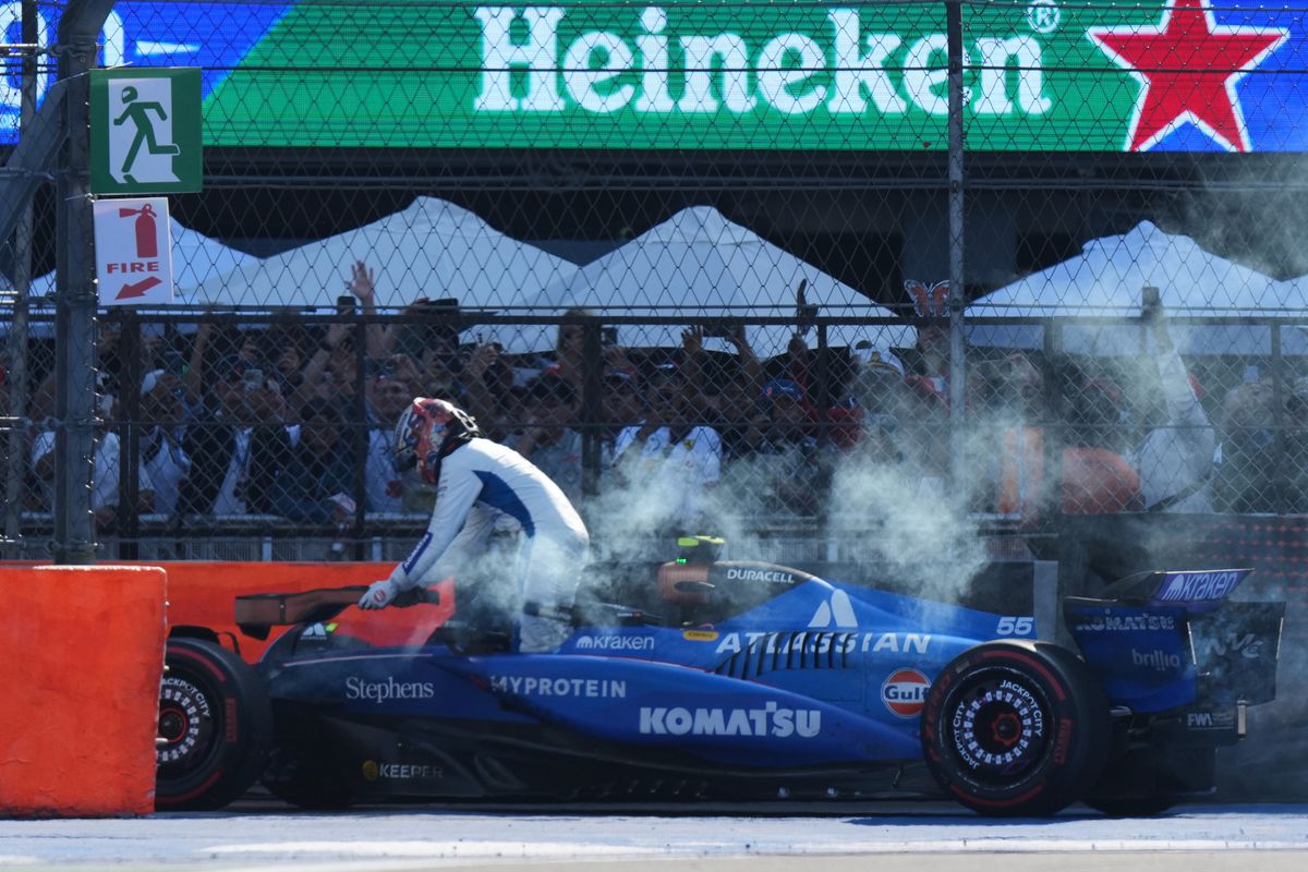 Krok, ktorý vzbudil rozruch. FIA vysvetlila neskorú neutralizáciu pretekov v Mexiku