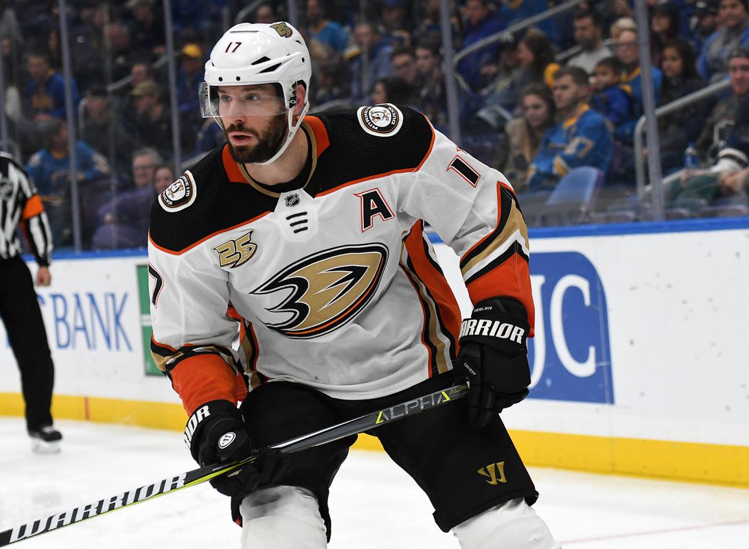 Legenda NHL s vyše tisíc zápasmi v problémoch. Hokejistu obvinili zo sexuálneho napadnutia