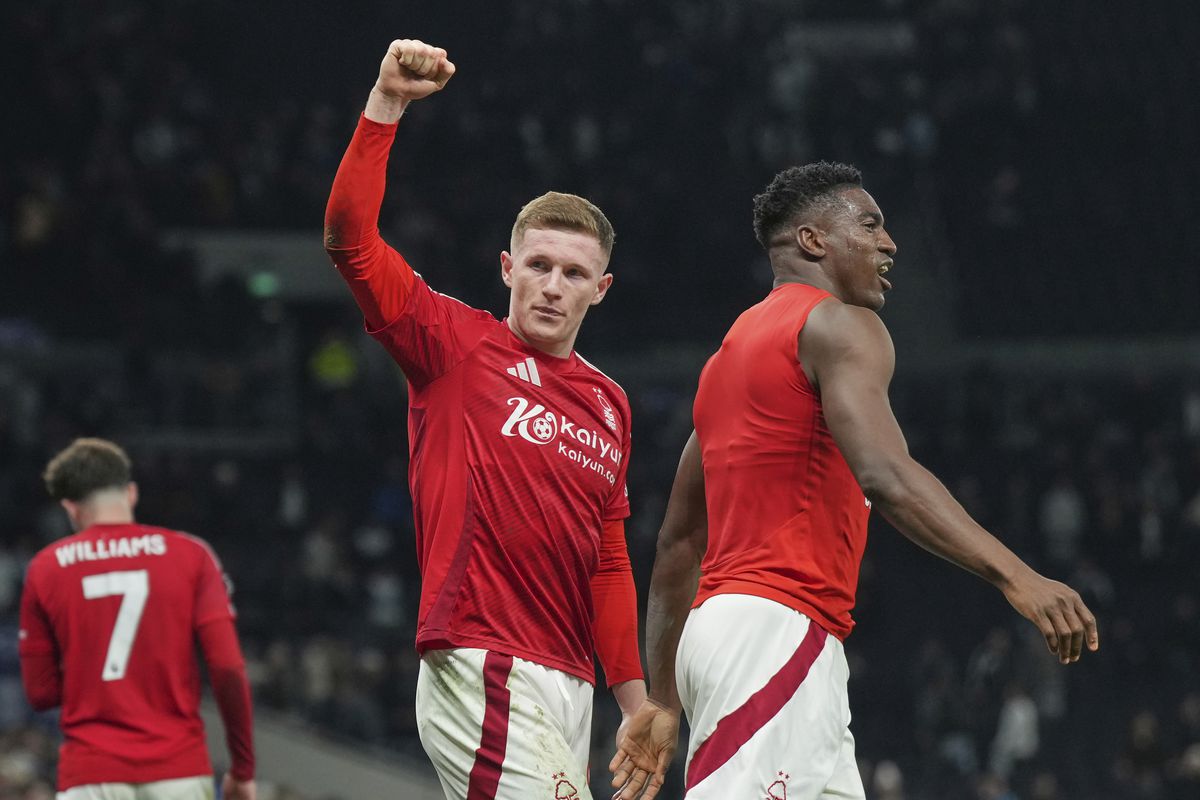 Manchester United a Newcastle bojujú o Angličana. Jeden z nich je ochotný prerobiť desiatky miliónov