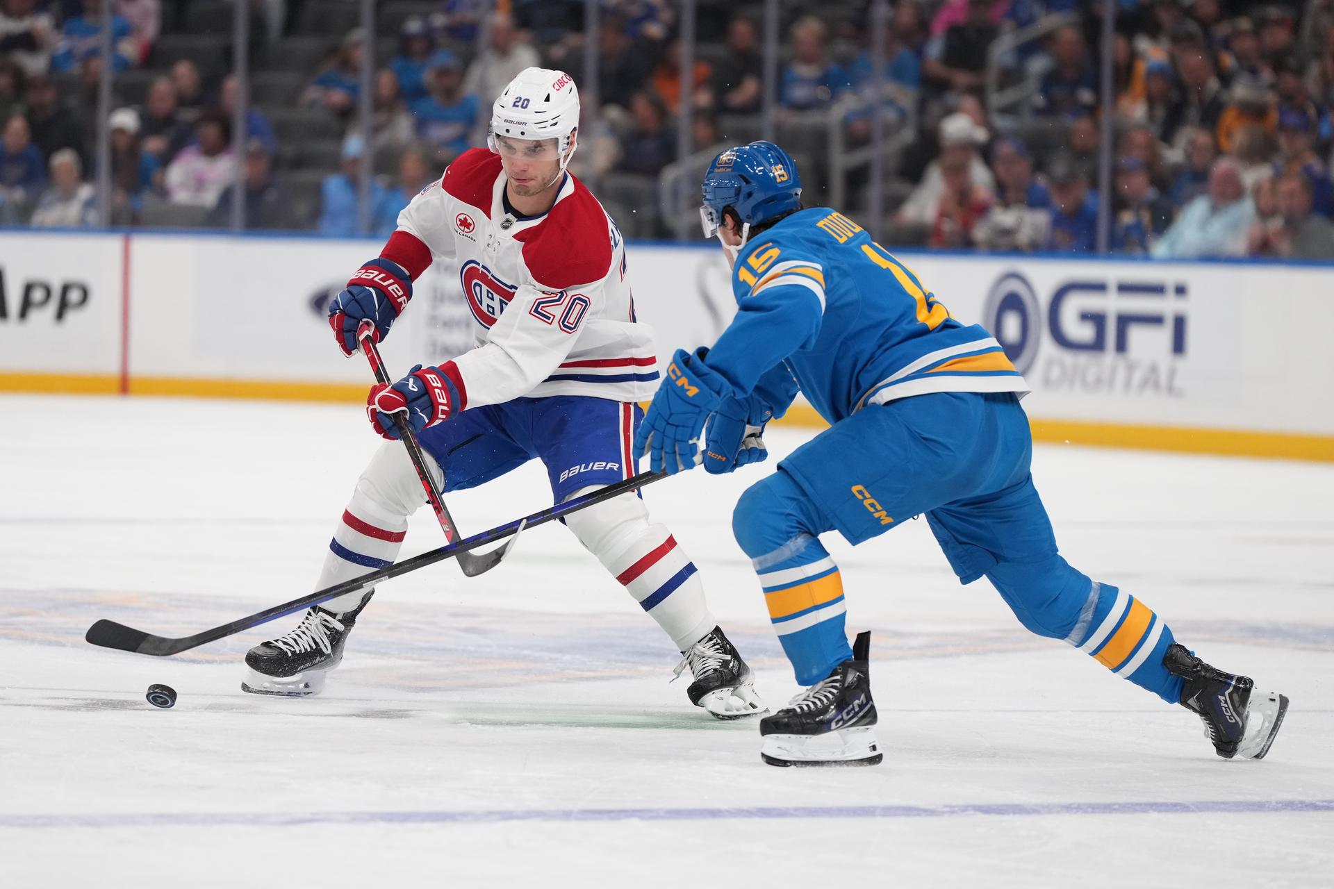 Juraj Slafkovský a Dalibor Dvorský v zápase St. Louis Blues - Montreal Canadiens, zdroj: SITA/AP