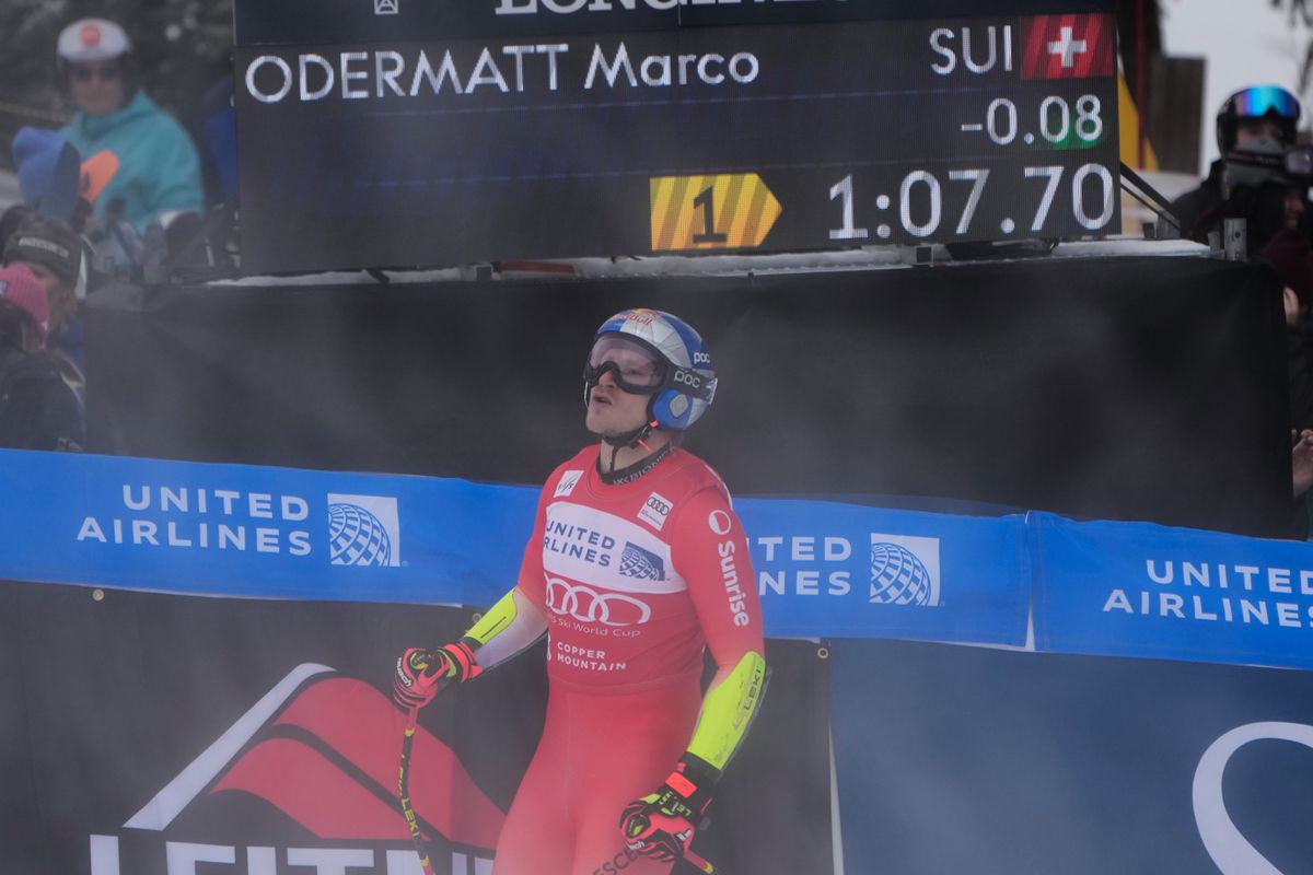 VIDEO Víťaz štvrtkového Super-G šokujúco vypadol a nedokončil prvé kolo obrovského slalomu