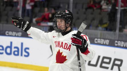 MS v hokeji U20: Prvá hviezdna chvíľa nádejnej draftovej jednotky: Mala prsty v polovičke gólov Kanady