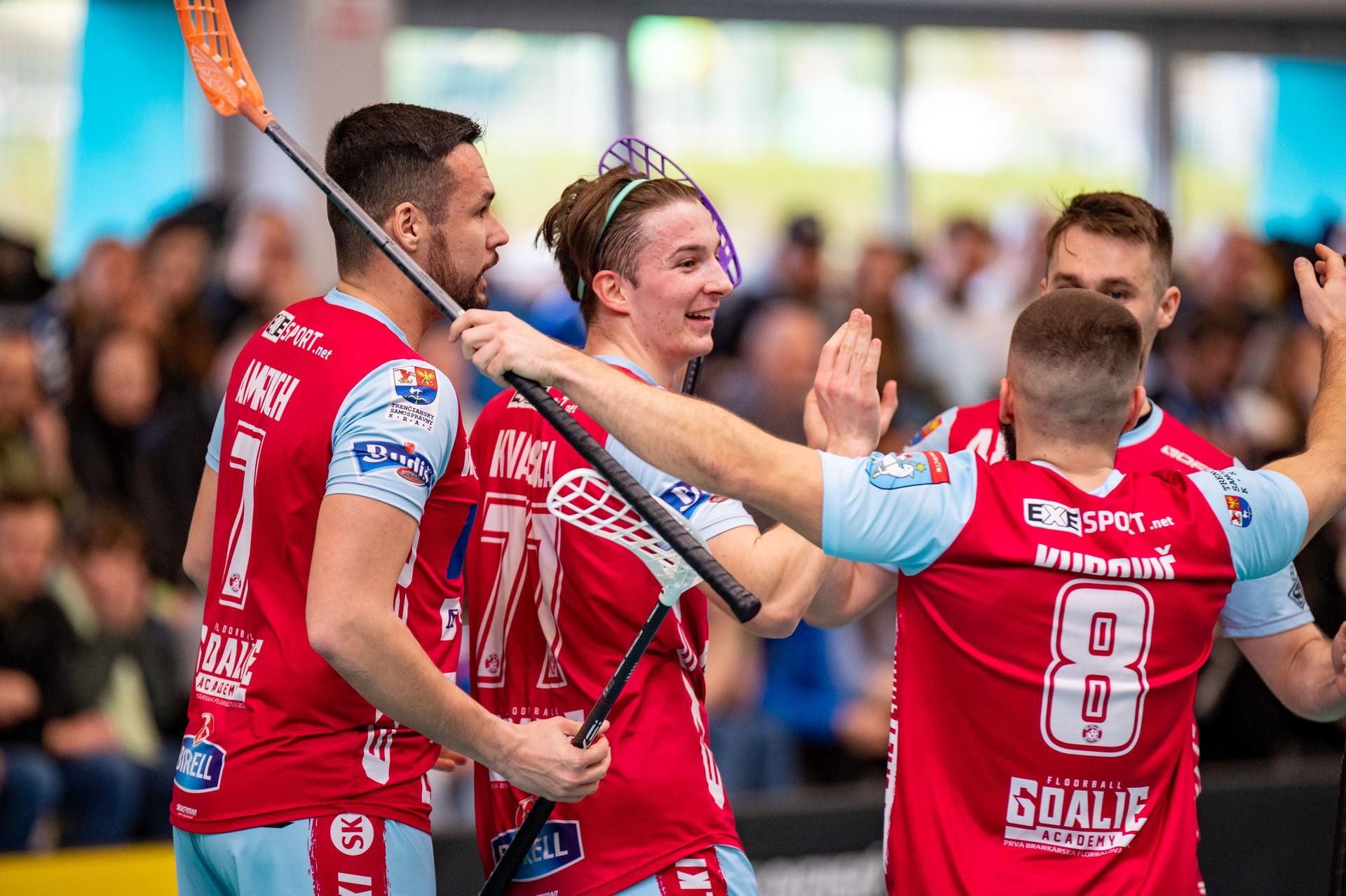 Na snímke florbalisti 1. FBC Florbal Trenčín.
Zdroj: TASR