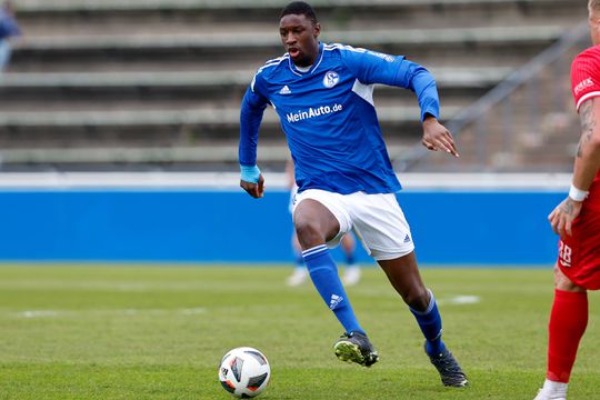 Schalke aj Hamburg odsúdili rasistické urážky adresované Cissému