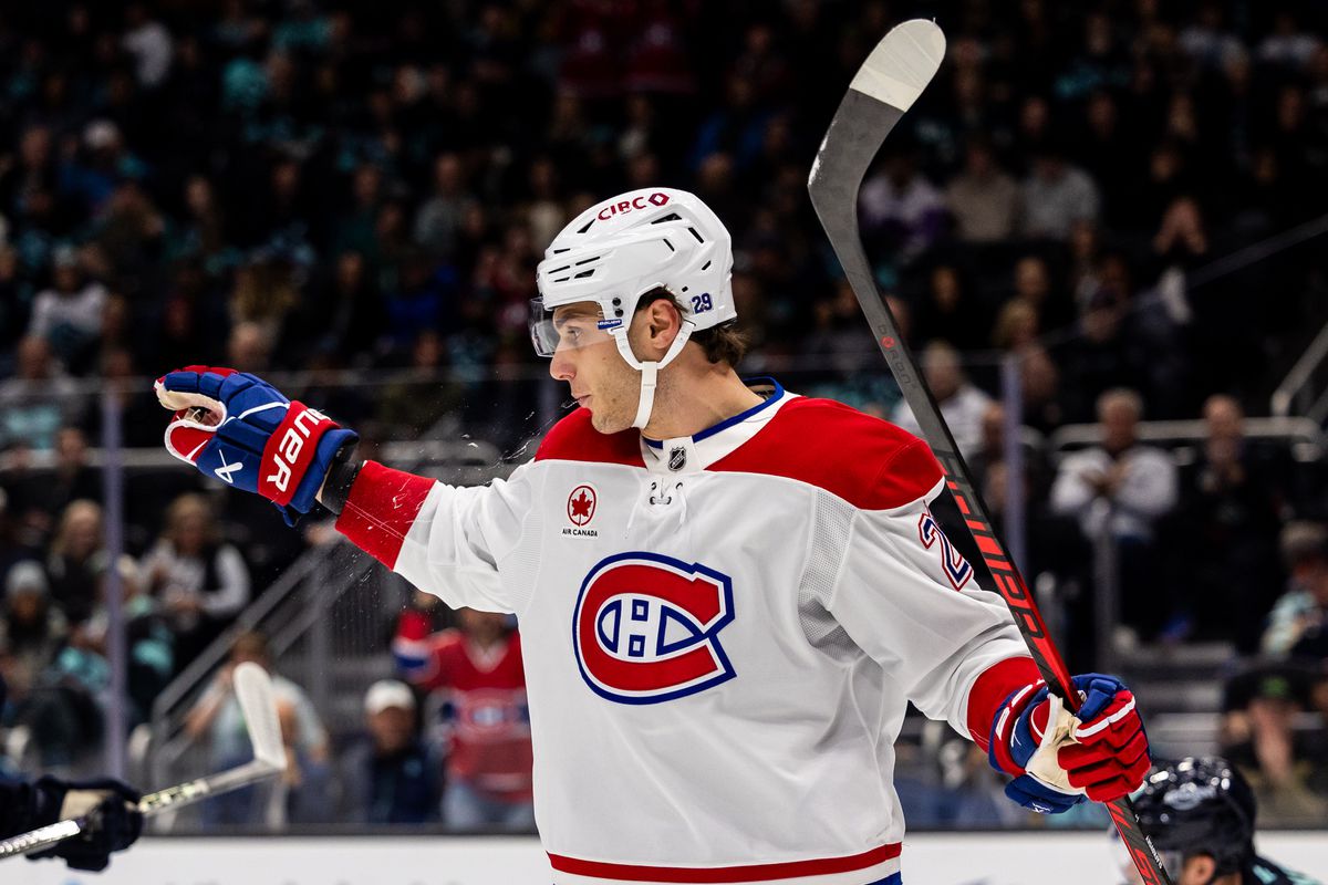 Juraj Slafkovský opäť v druhej formácii: Musím byť schopný hrať s každým, urobiť spoluhráča lepším