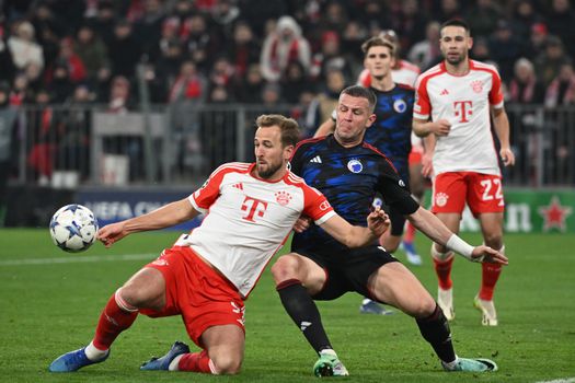 Vavro ubránil ofenzívne hviezdy Bayernu Mníchov. Manchestru United už pomôže jedine zázrak