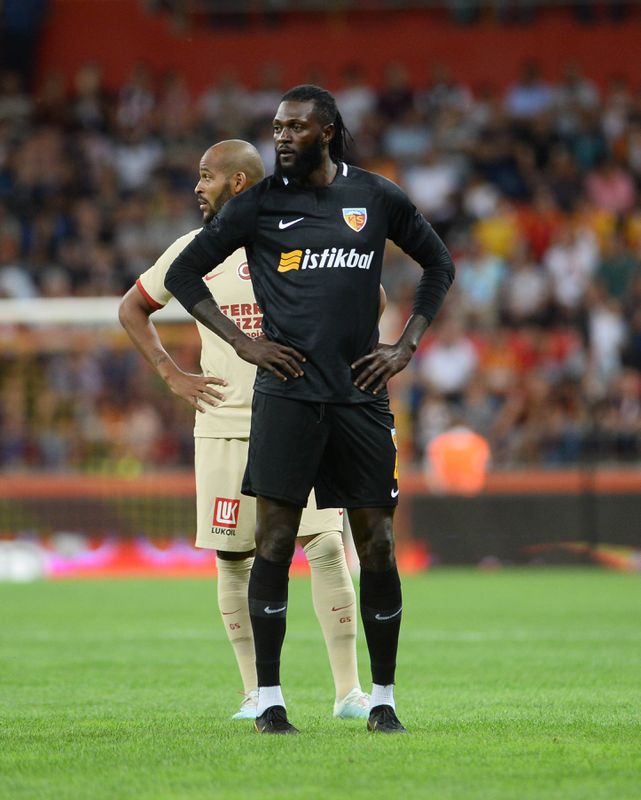 Bývalá hviezda Premier League nesúhlasí s kritikou Carraghera na Salahovu adresu: Je to neúctivé