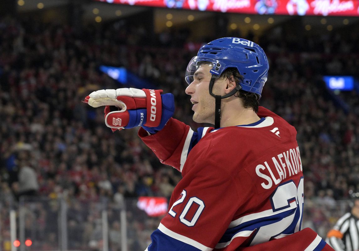 VIDEO Juraj Slafkovský zažil najlepšiu tretinu v NHL. Kapitán Montrealu žasol, tréner nešetril chválou