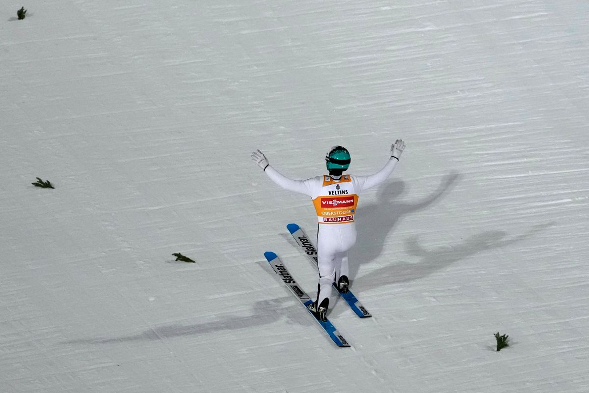 Svetový pohár: Líder Svetového pohára nedal v 1. kole v Oberstdorfe šancu konkurentom