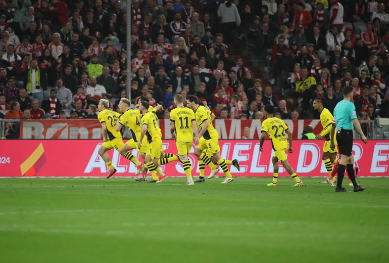 Dortmund v Allianz Arene šokoval Bayern, ten stráca na vedúci Leverkusen už 13 bodov