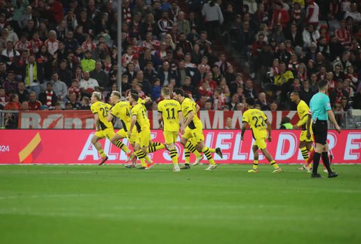 Dortmund v Allianz Arene šokoval Bayern, ten stráca na vedúci Leverkusen už 13 bodov