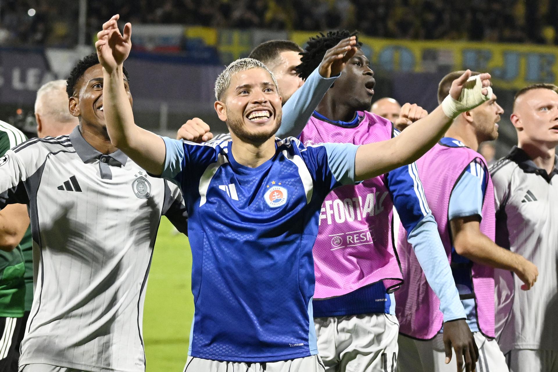 Cristian Martínez sa teší z víťazstva ŠK Slovan Bratislava. Zdroj: TASR