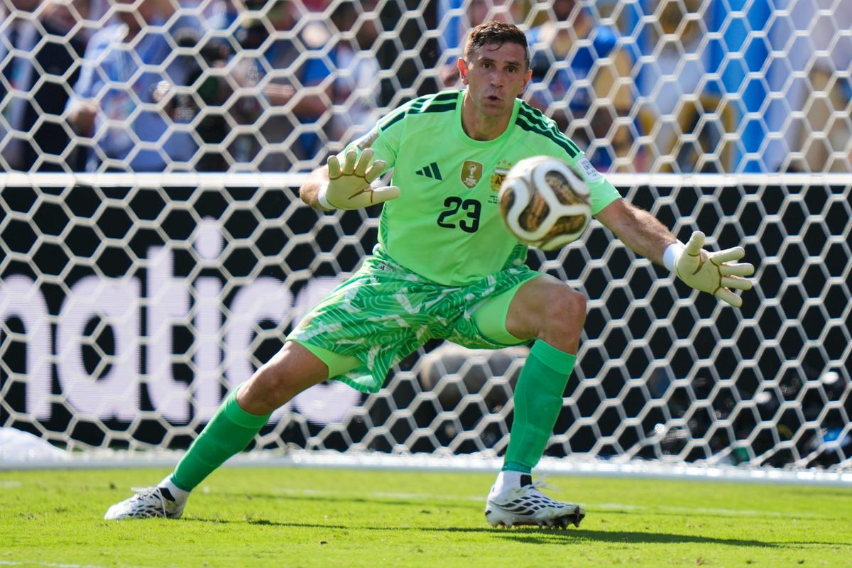 Obrovská posila! Hrdina Argentíny mení klubové farby, do brány Londýnčanov prichádza slávne meno
