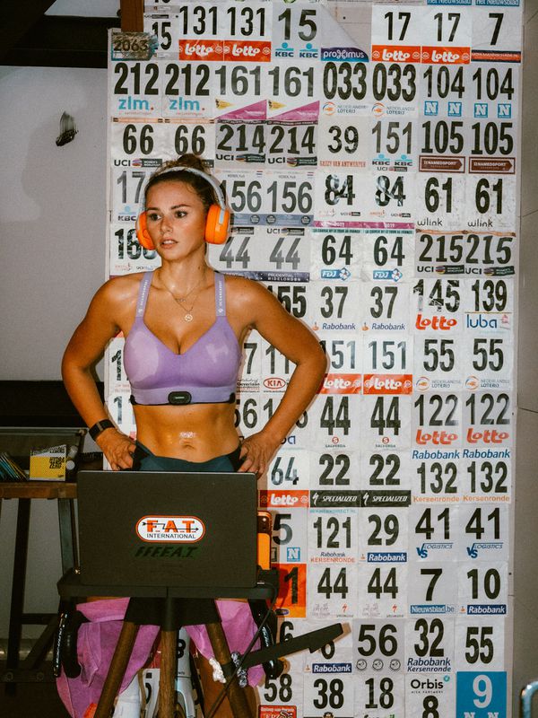 FOTO Pôvabná cyklistka si užila dovolenku na Ibize. Fanúšikov upútal najmä záber v nápadných plavkách