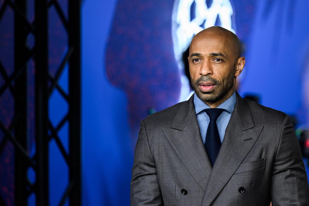 Thierry Henry to nevydržal. V priamom prenose prezradil meno nového trénera Francúzska