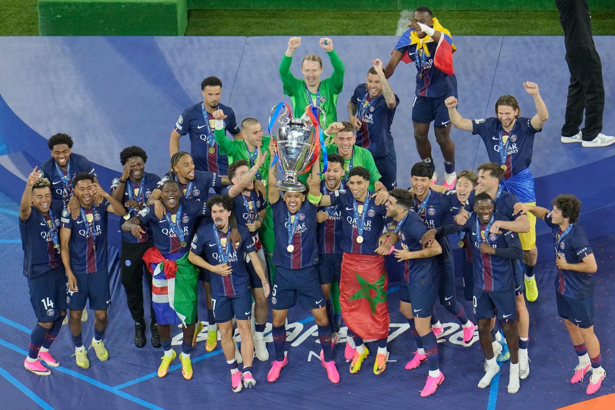 Ohlasy médií: Luis Enrique opäť na tróne, Paríž je legendárny. Arsenalu sa rozplynul sen