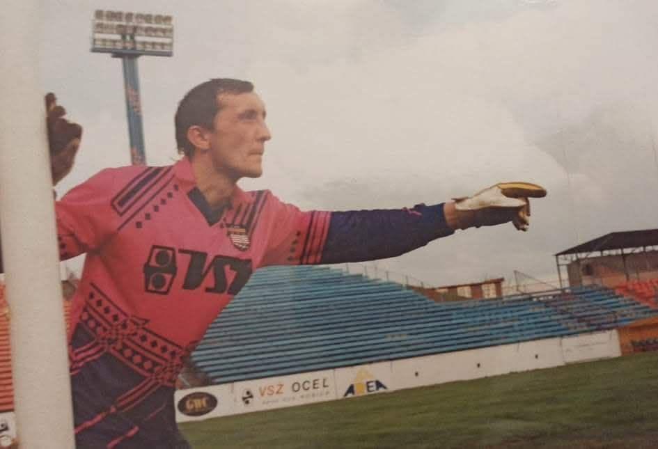 Legendary Goalkeeper Who Defeated Real Madrid Dies at 84 - News Directory 3