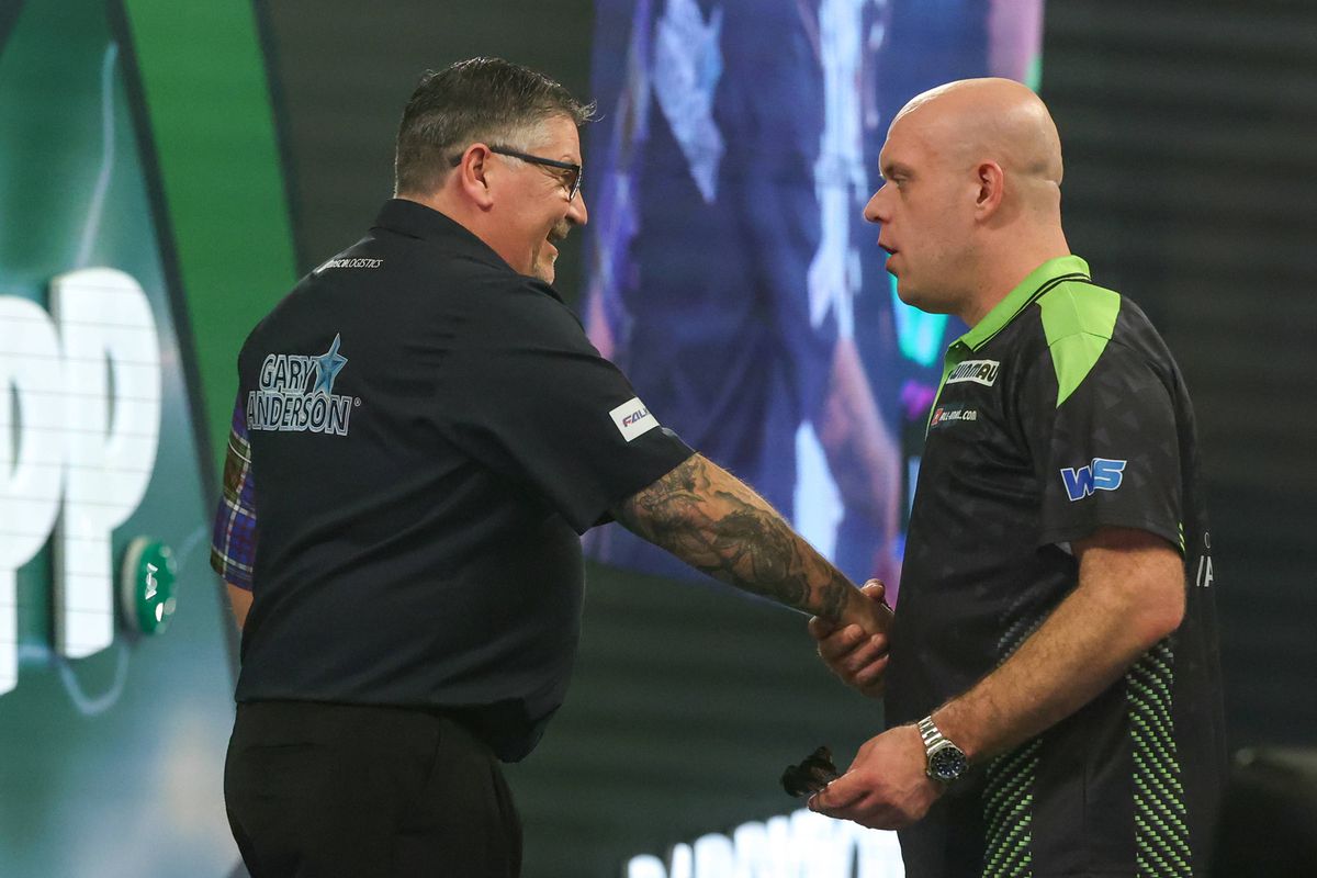 Súboj dvoch majstrov sveta mal prekvapivého víťaza. Van Gerwen skončil už pred štvrťfinále