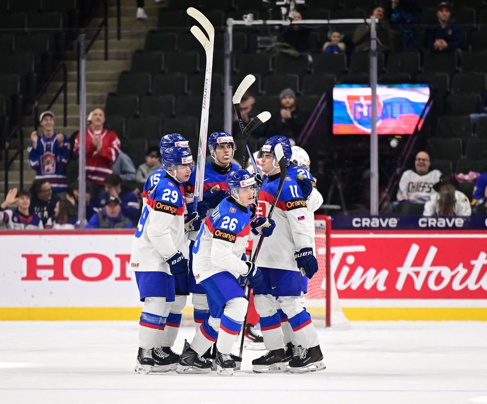 Slováci sa po prehre zhodujú. Nemôžu hrať individuálne, chýbala tímovosť